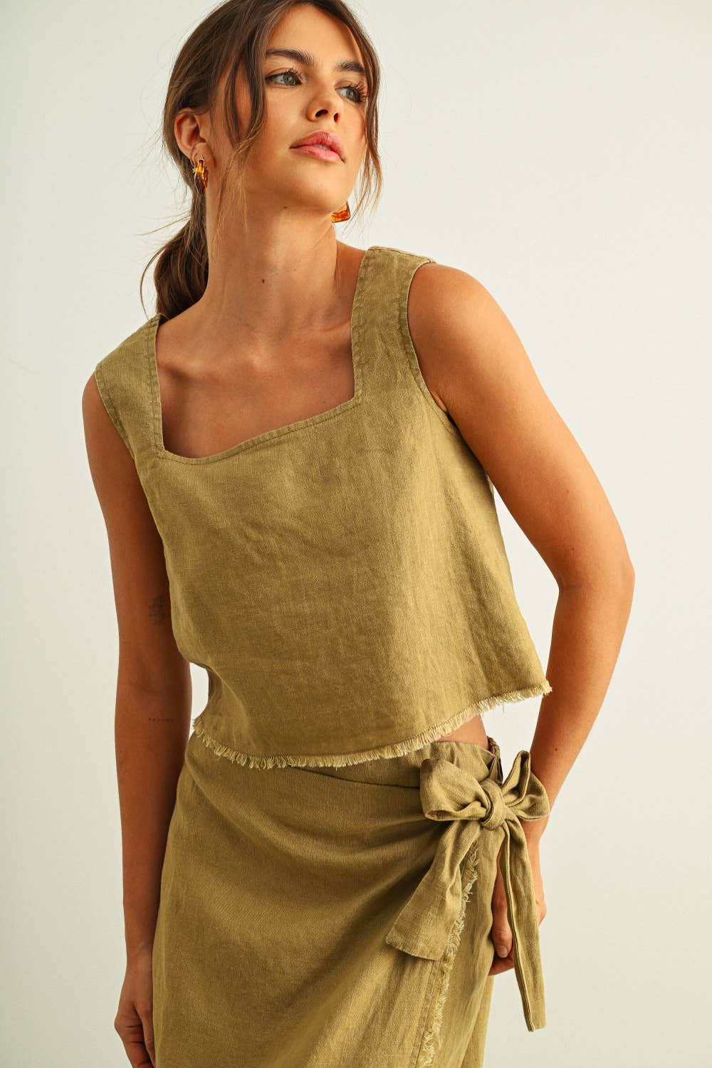 OLIVE HEM TOP